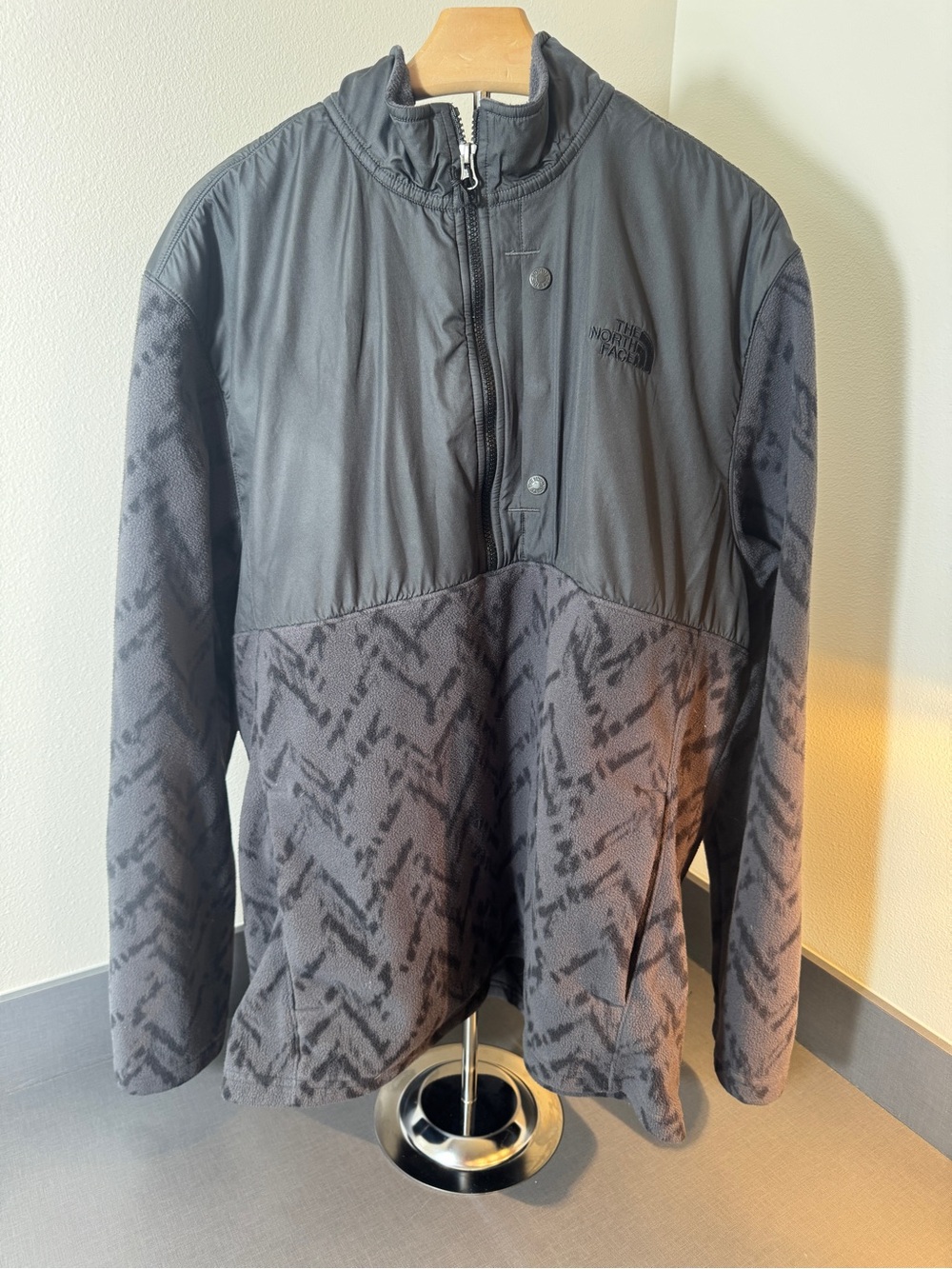 The North Face Tundra Fleece Pullover Jacket Mens XL Gray Aztec Chevron 1/4 Zip